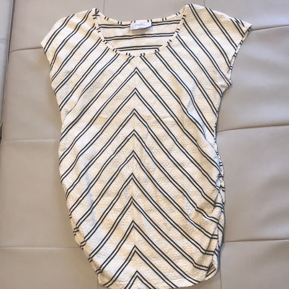 Jessica Simpson maternity top